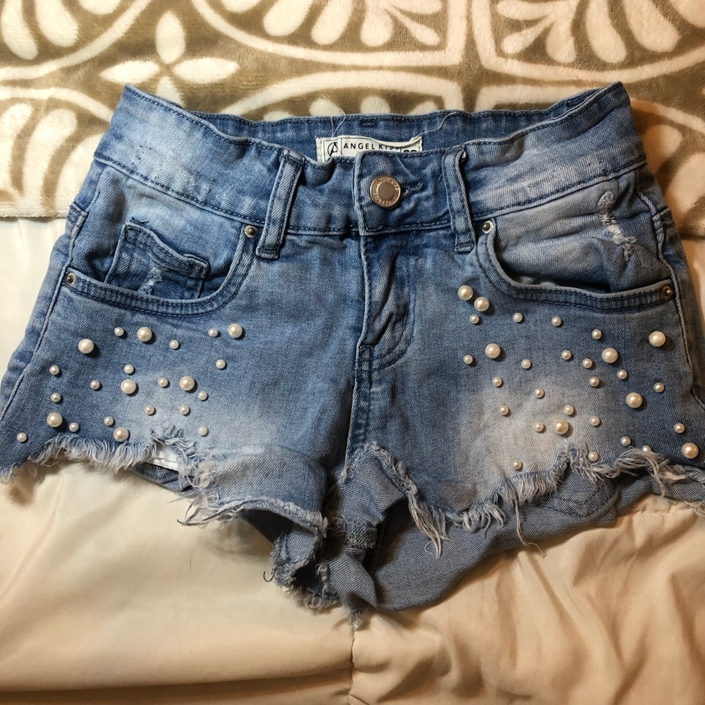PEARL SHORT